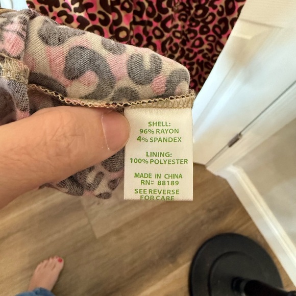 Lilly Pulitzer Sadie Leopard "Thrill of the Chaise" Drop Waist Dress size XS - Picture 4 of 5